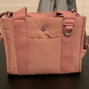 lululemon athletica Turkish Rose Medium Utility Tote, Excellent Condition